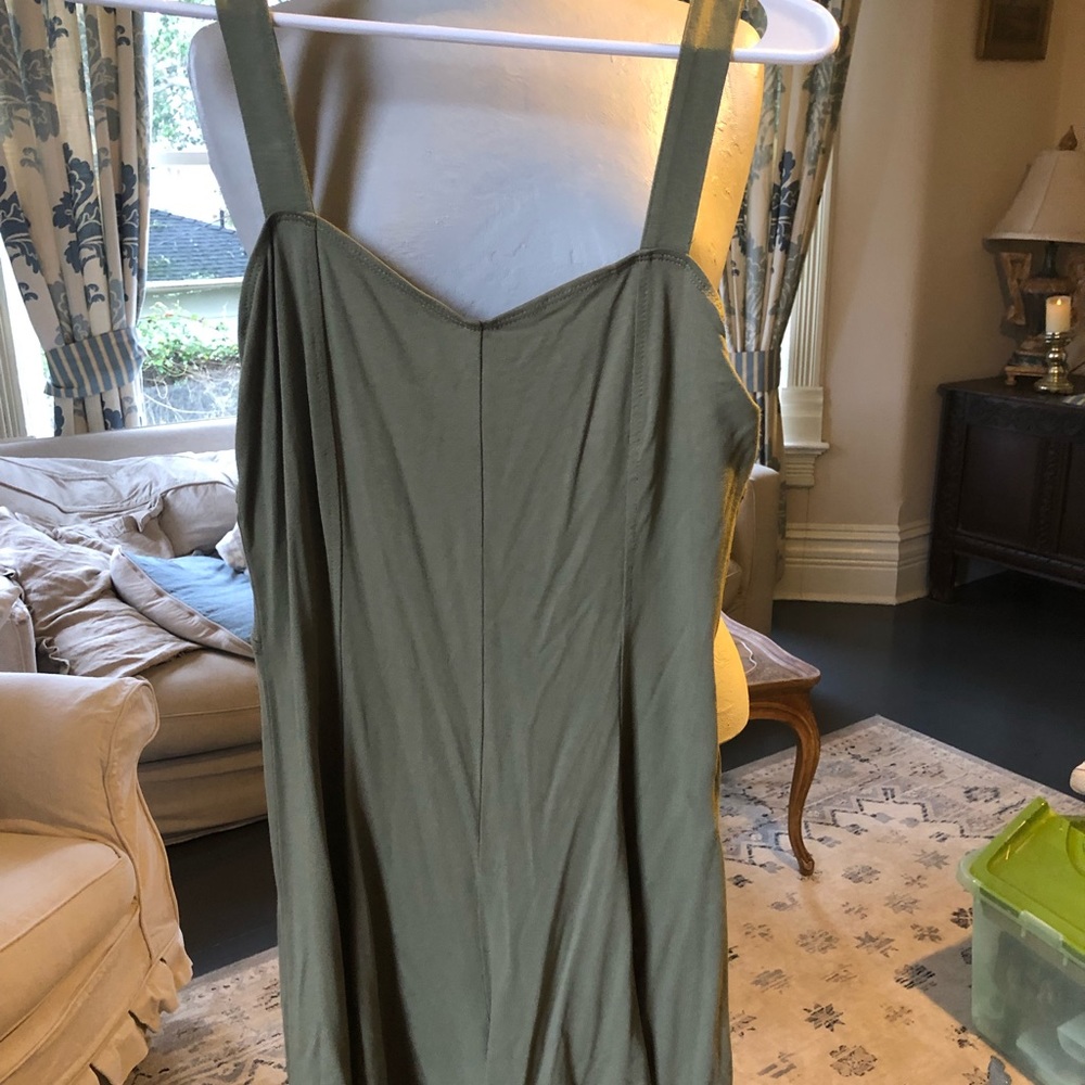 Forever 21 olive green romper. NEVER WORN. size L